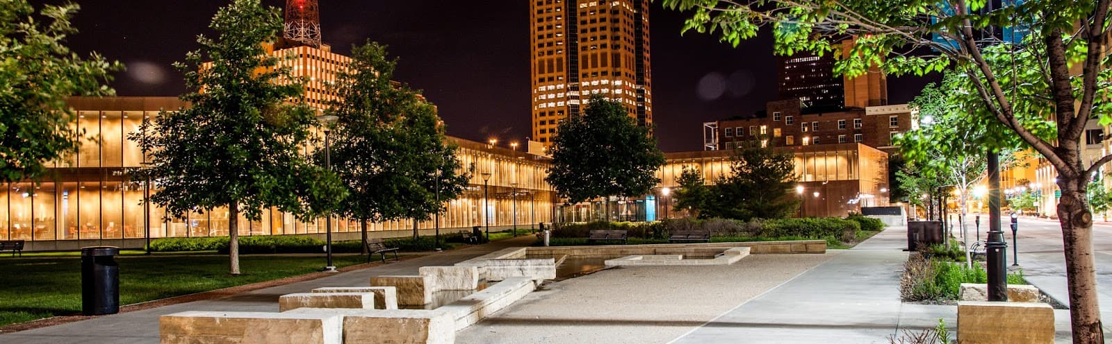Des Moines Central Library - Image 1