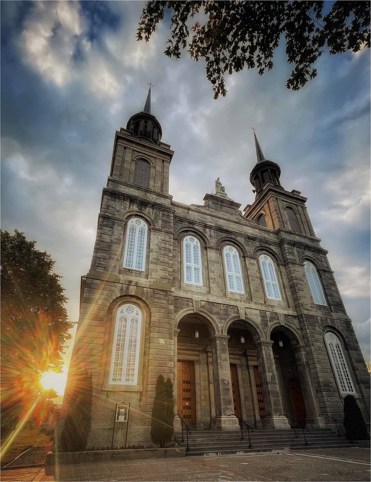 Église Saint-Vincent-de-Paul - Image 1
