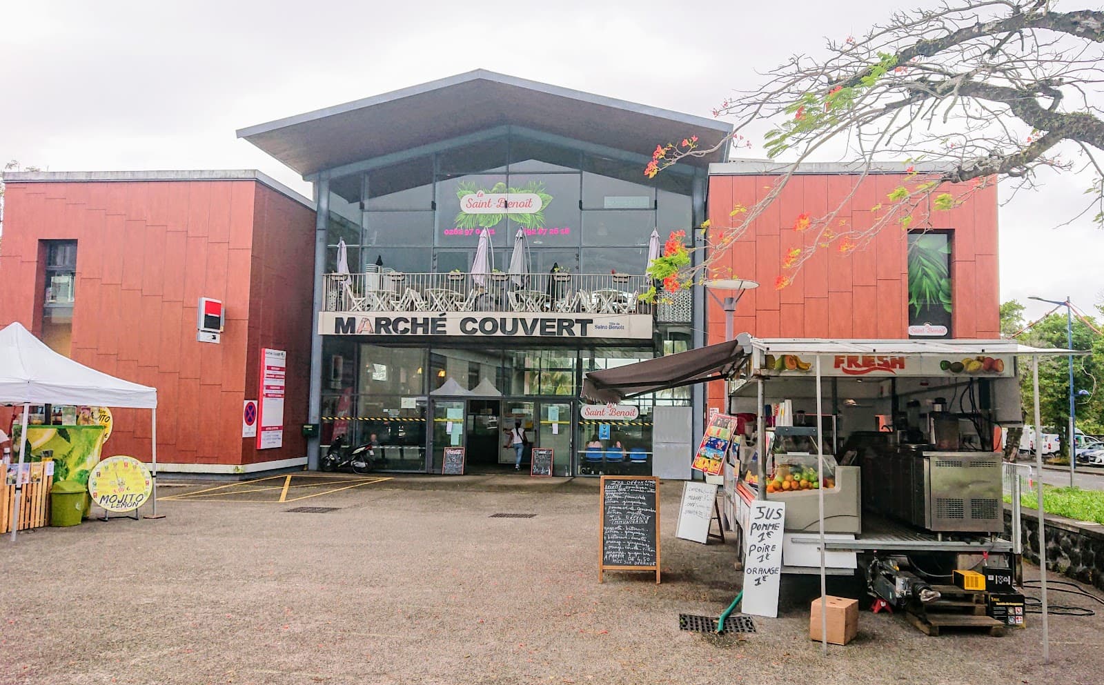 Saint-Benoît Market - Image 1