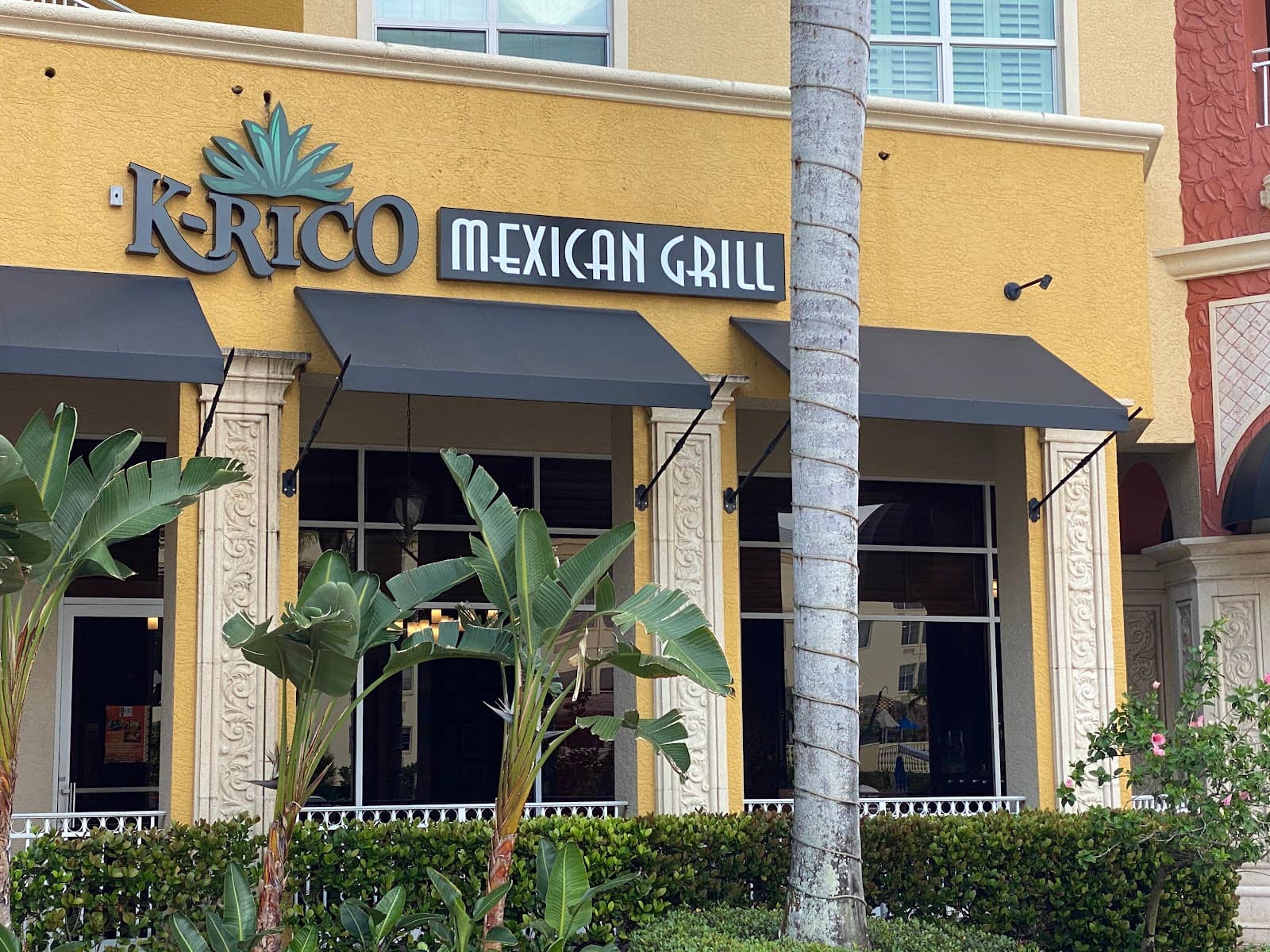 Boutique Shopping & Dining