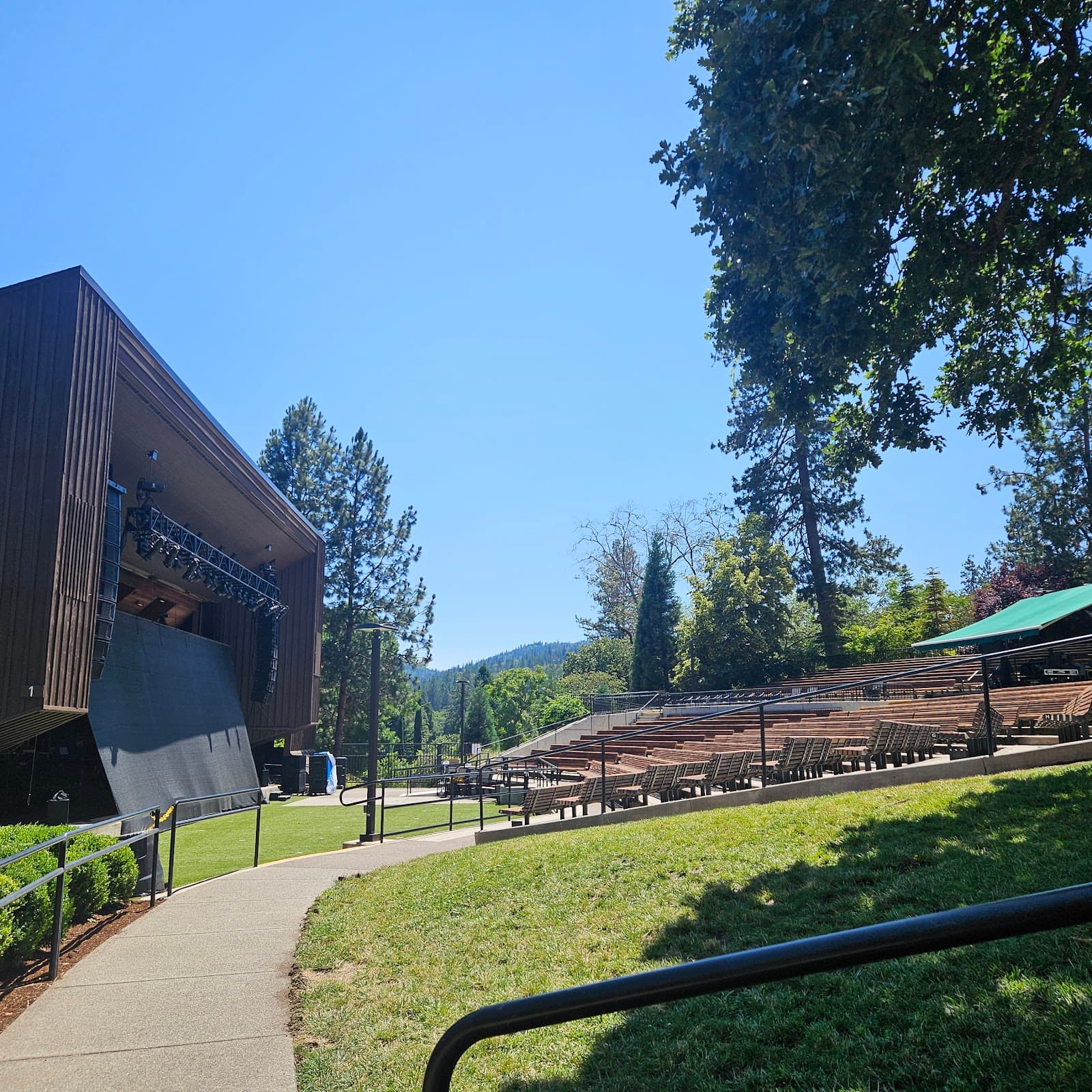 Britt Gardens & Pavilion - Image 1