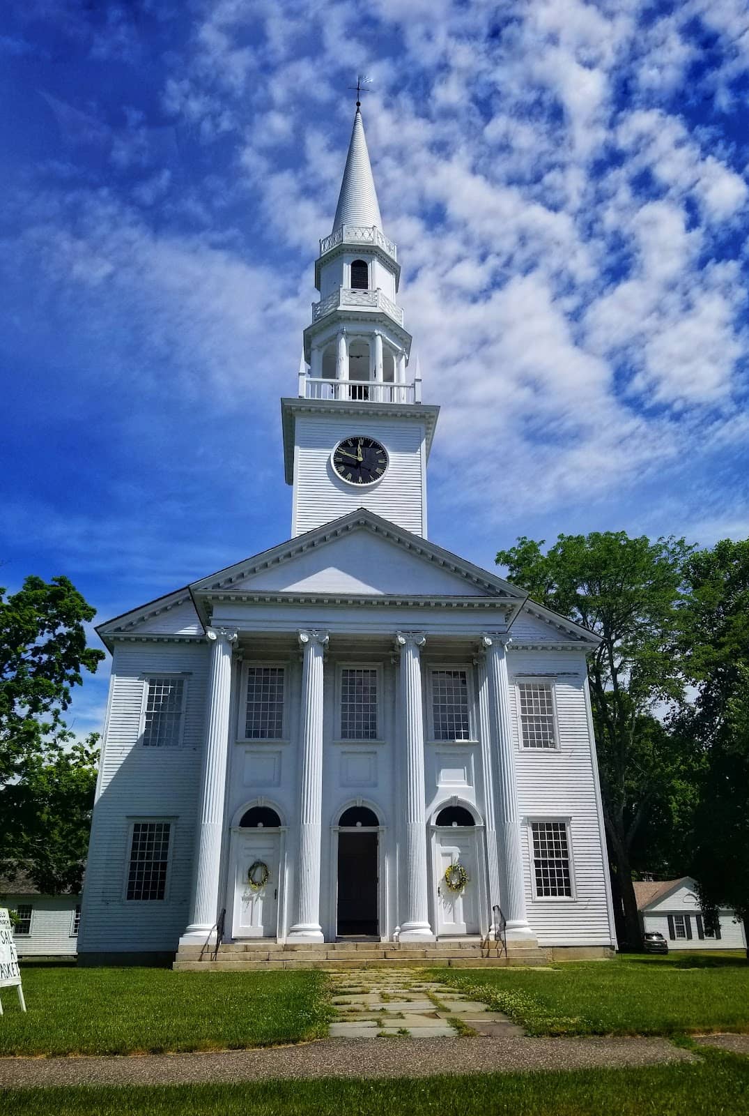 Boutique Shopping & Cafes