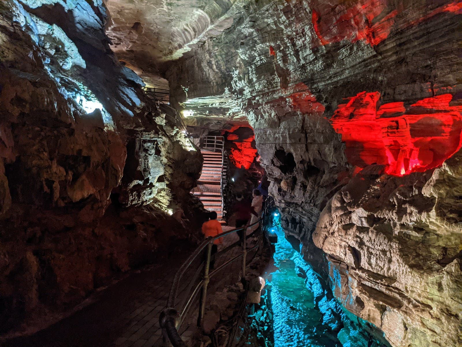 Howe Caverns - Image 1