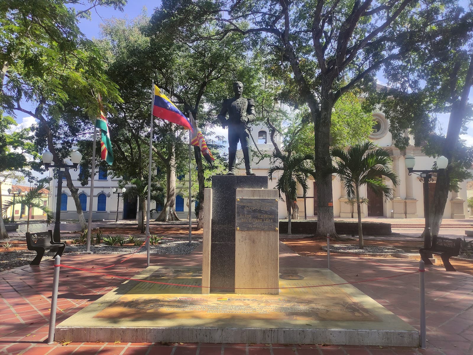 Plaza Lara - Image 1