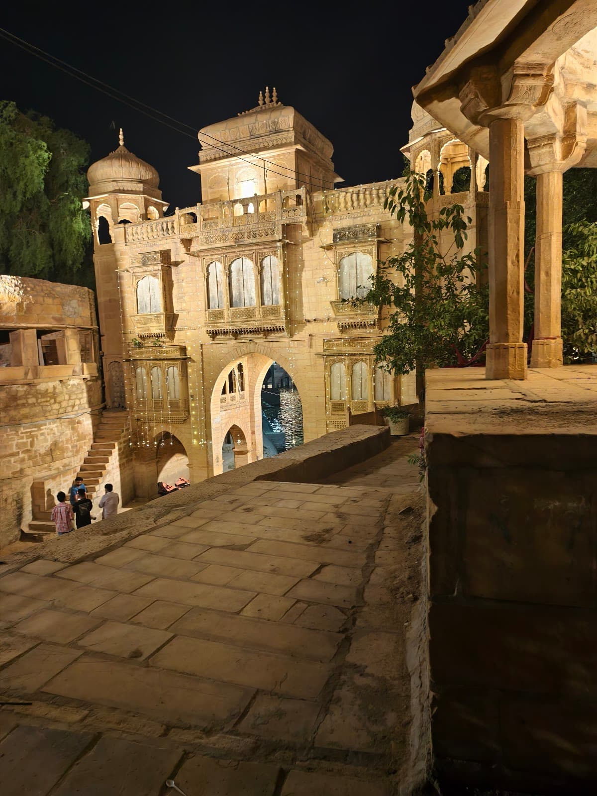 Tilon Ki Pol Gateway - Image 1