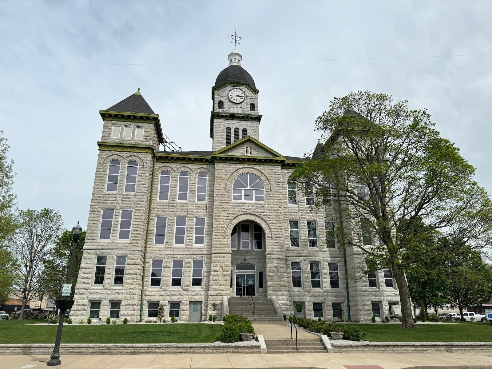 Jasper County Courthouse (Carthage) - Image 1