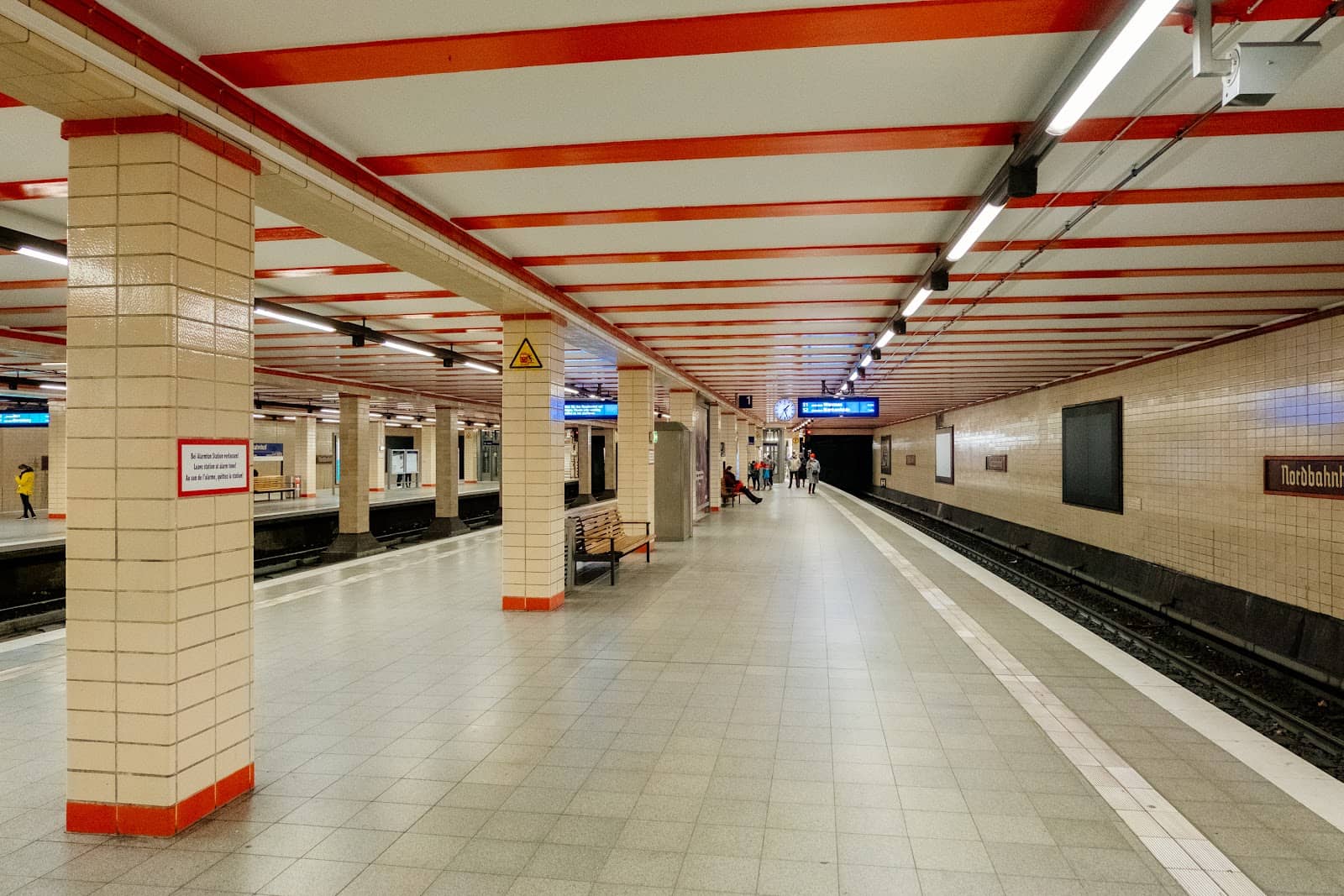 Atmospheric 'Ghost Station' Vibe