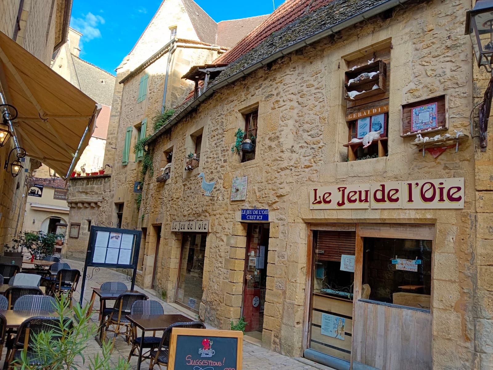 Église Sainte-Marie and Covered Market - Image 1