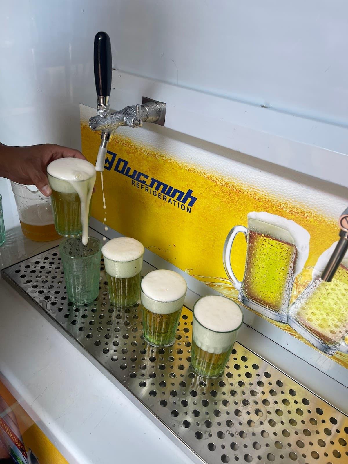 Bia Hơi Junction (Đội Cấn Street) - Image 1