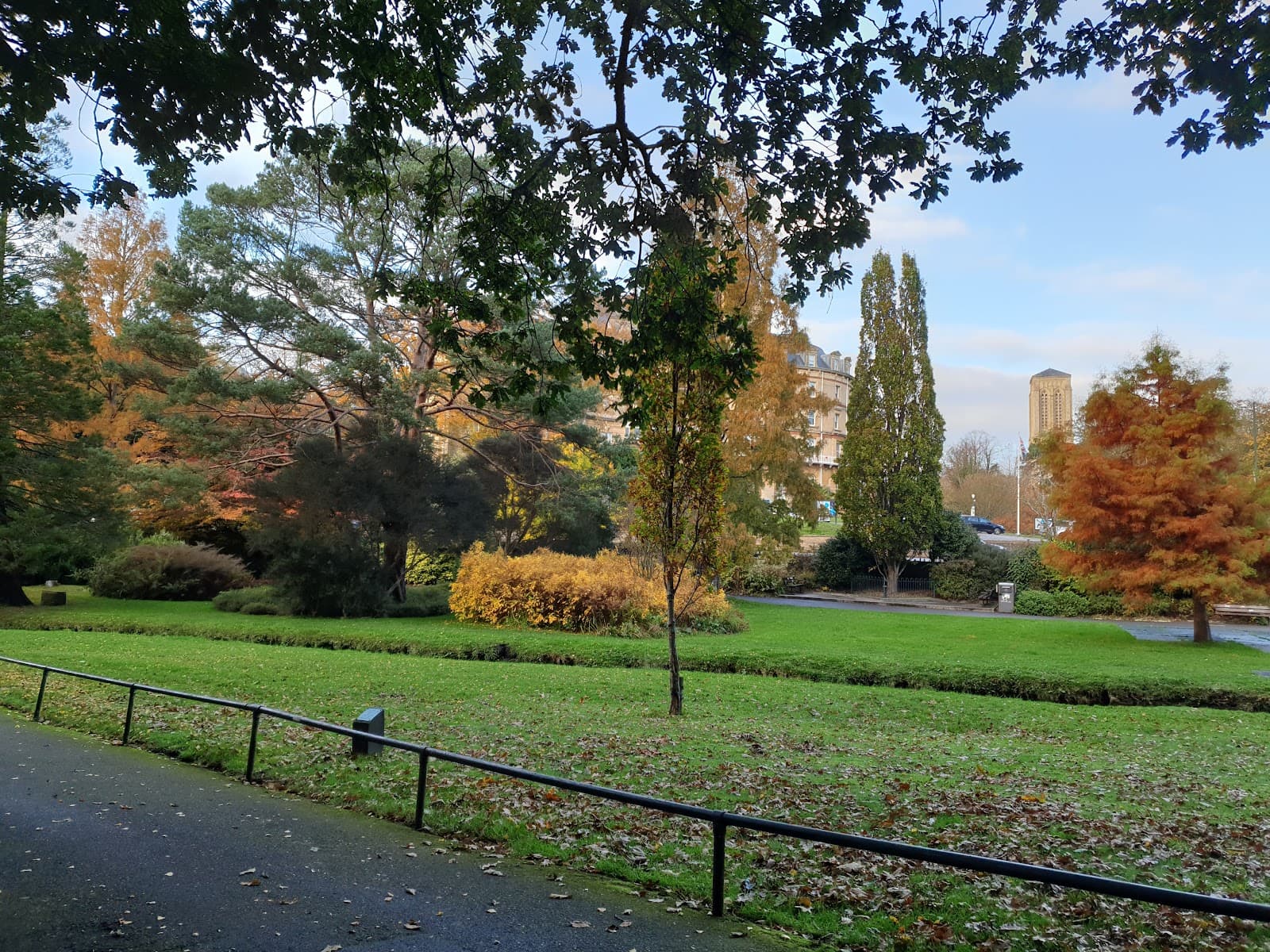 Central Gardens - Image 1