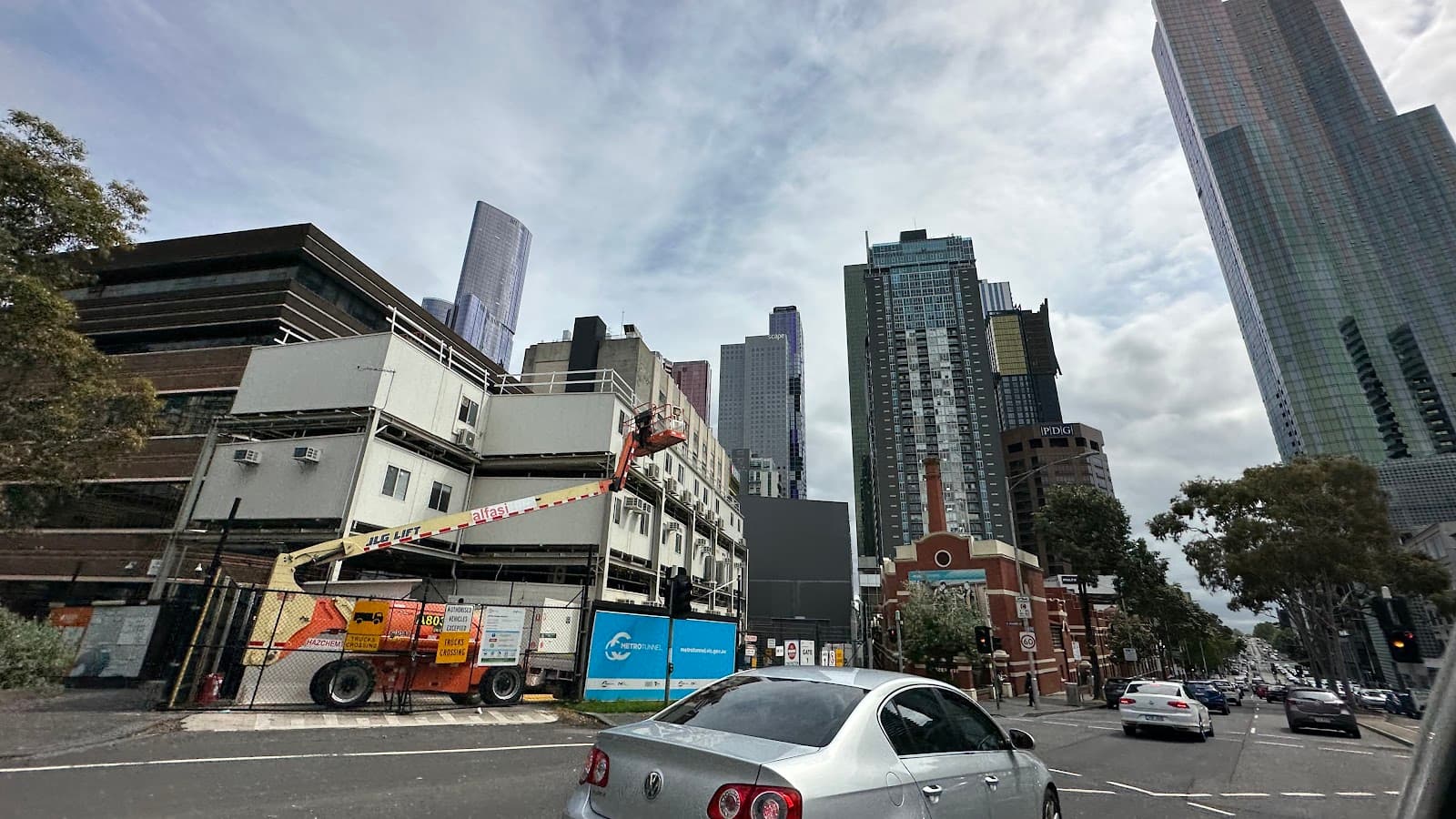 Carlton Melbourne - Image 1