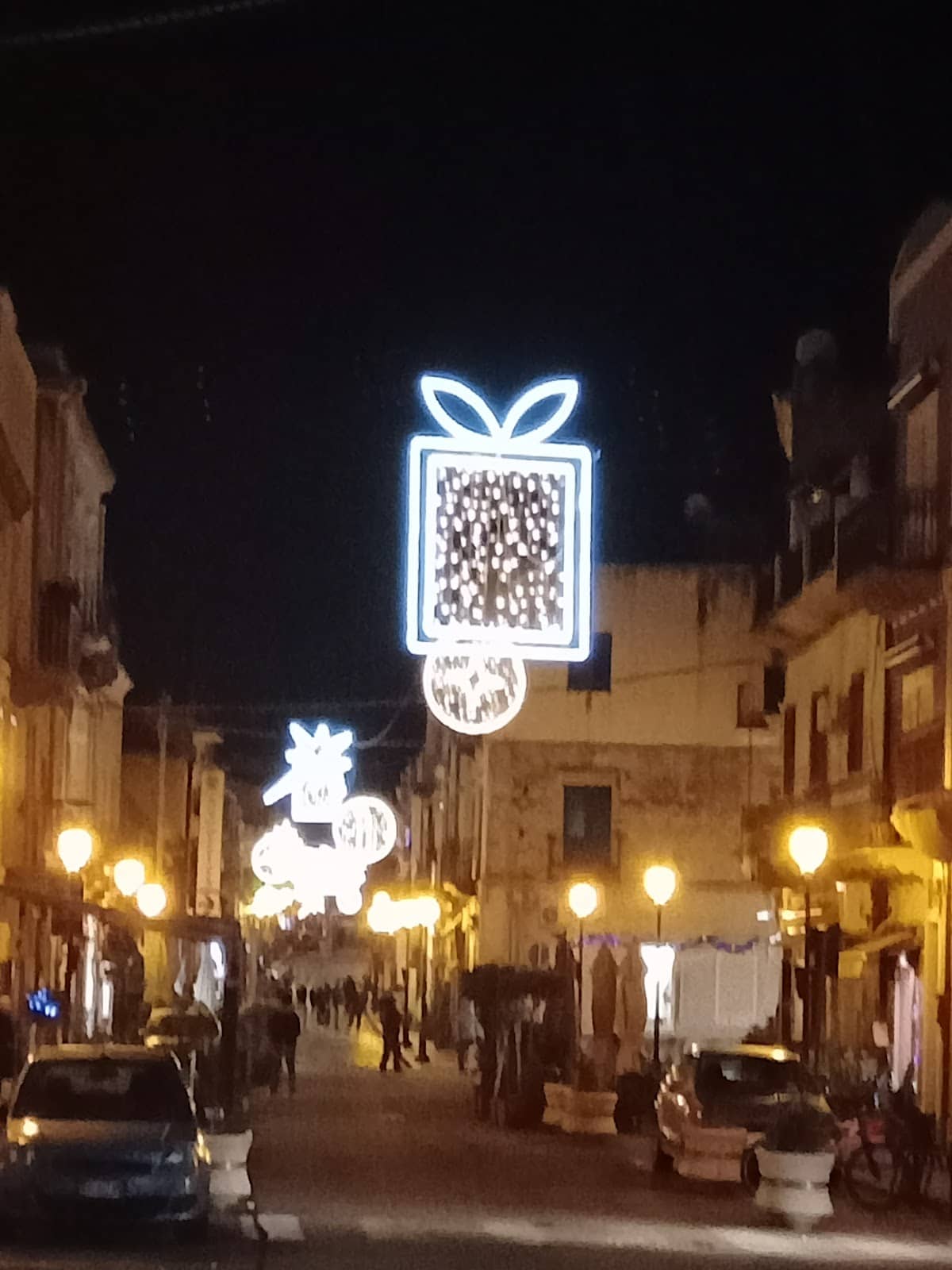 Local Boutiques & Cafes