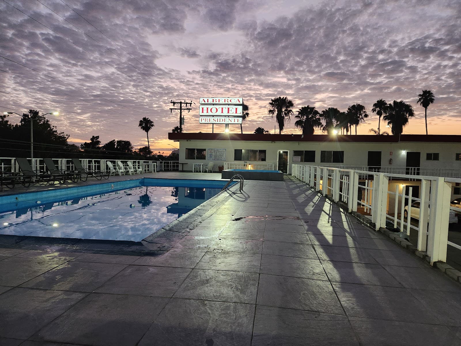 Avenida López Mateos Calle Primera - Image 1