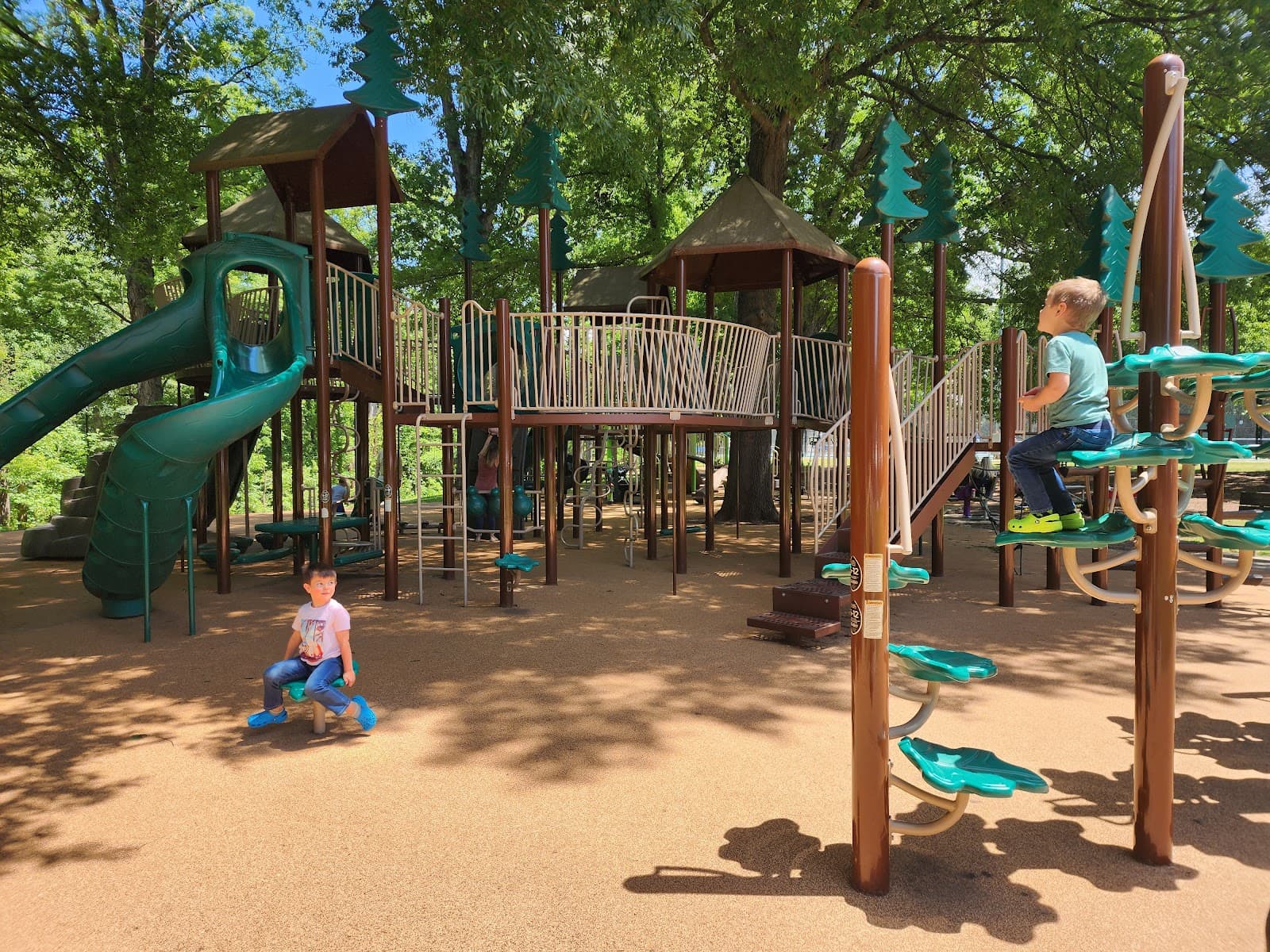 Holbrook Park Disc Golf Course - Image 1