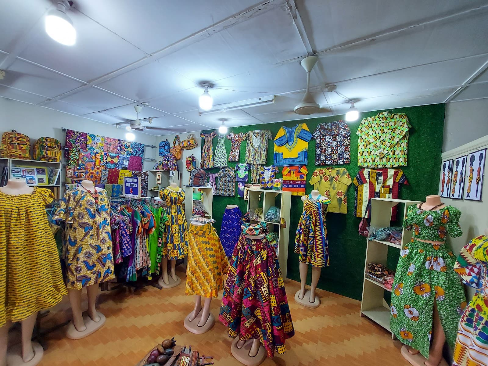 Arts Centre Accra Craft Market - Image 1