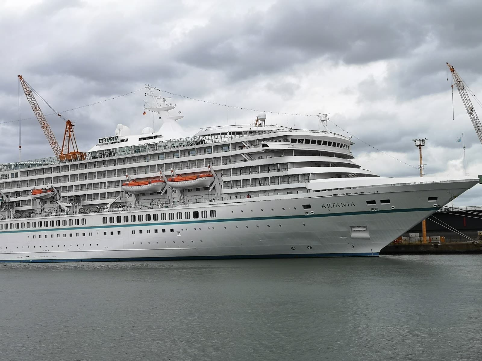 Columbus Cruise Center - Image 1