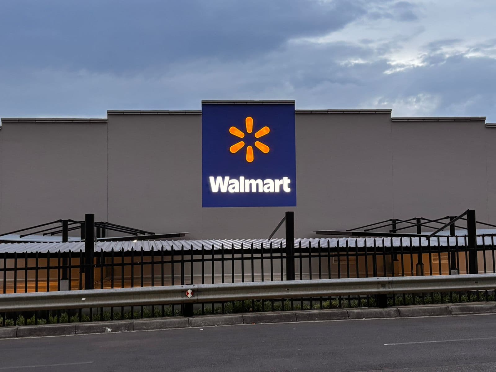 Walmart Clearwater Mall - Image 1