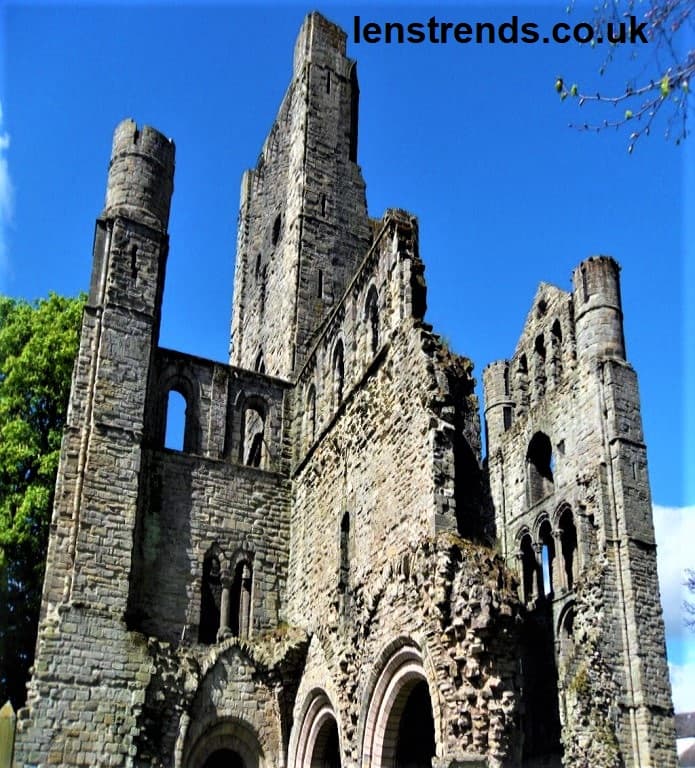 Kelso Abbey - Image 1