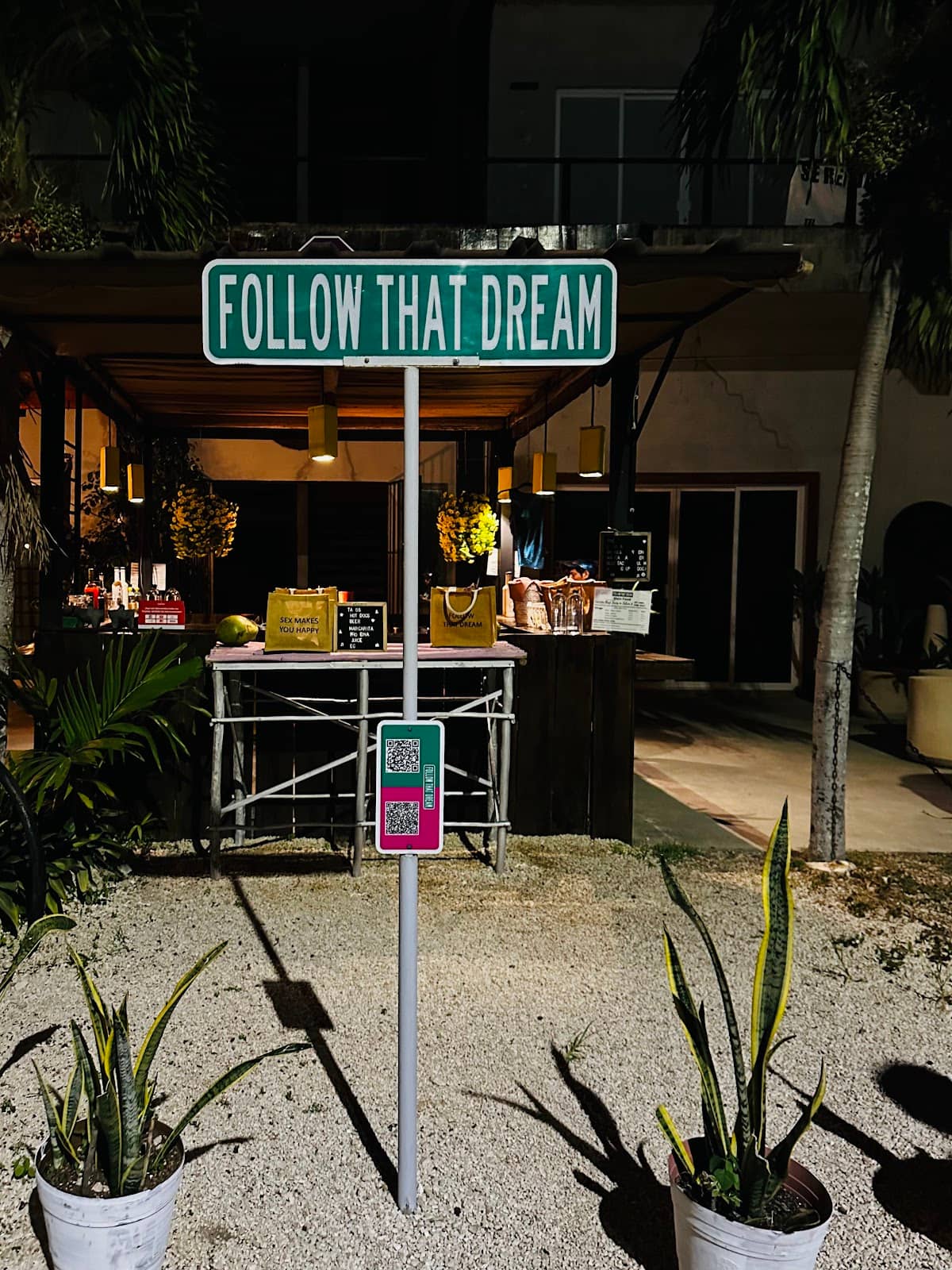 Charming On-site Cafe