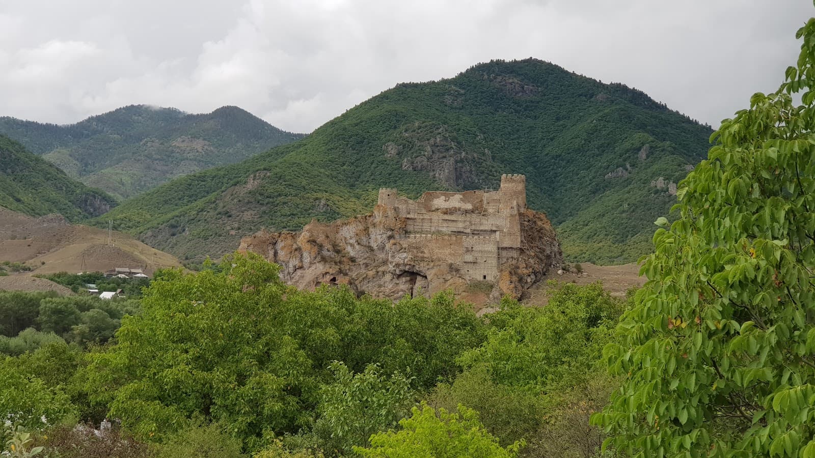 Atskuri Fortress - Image 1