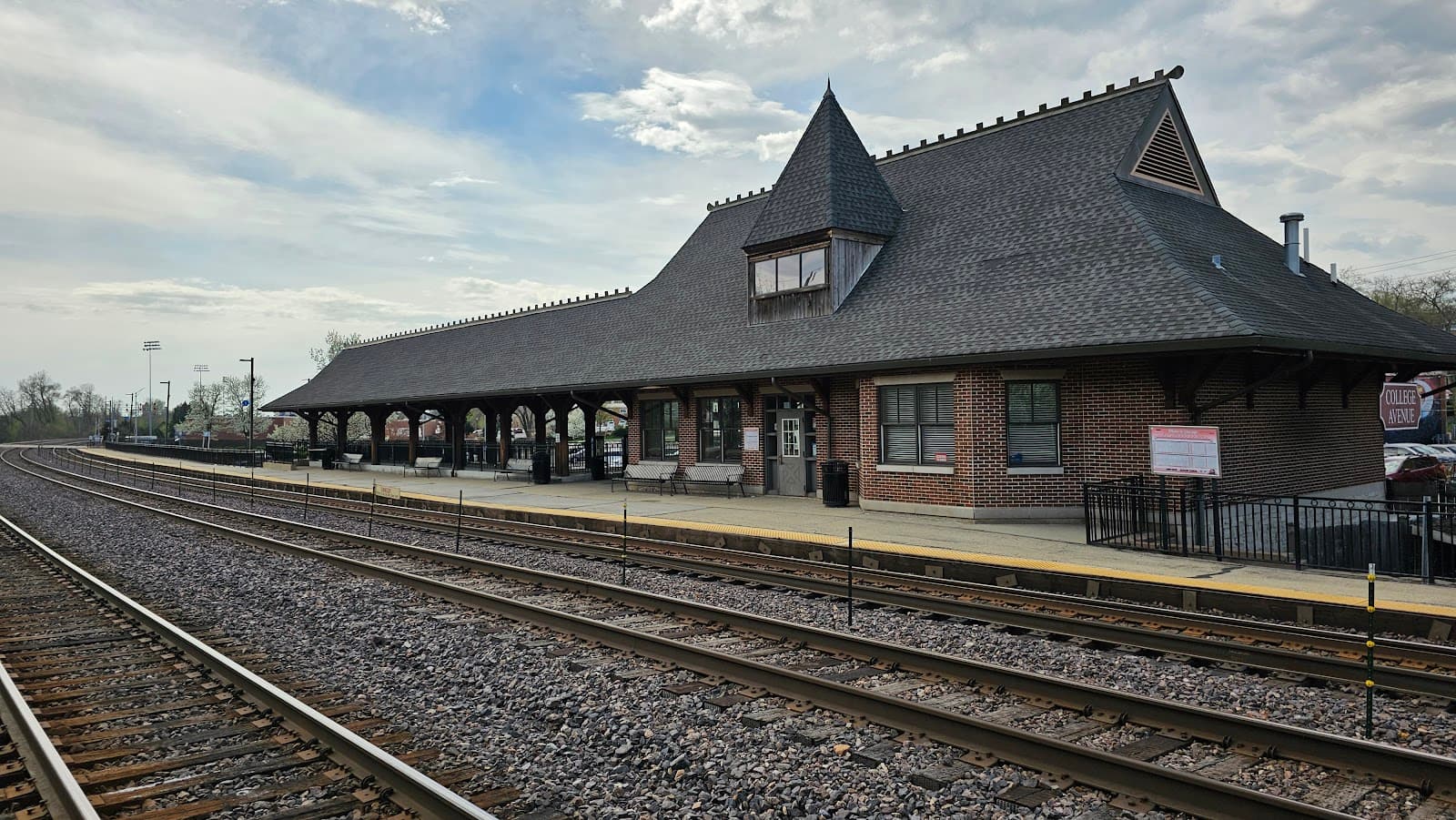 College Avenue Station (Metra) - Image 1