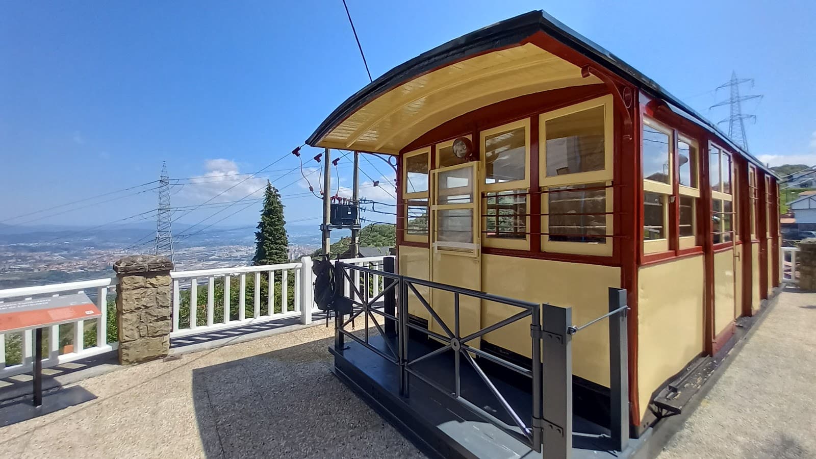 Larreineta Funicular - Image 1