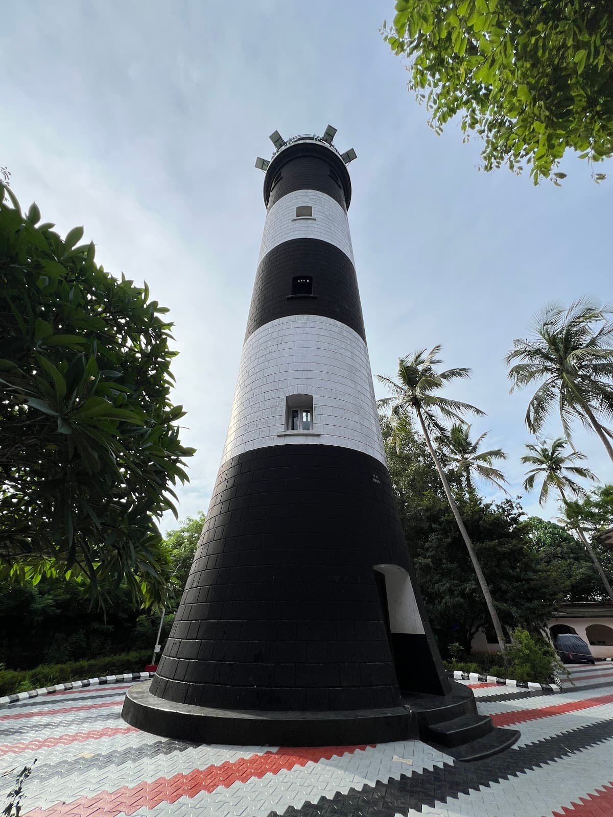 Kadalur Point Lighthouse - Image 1
