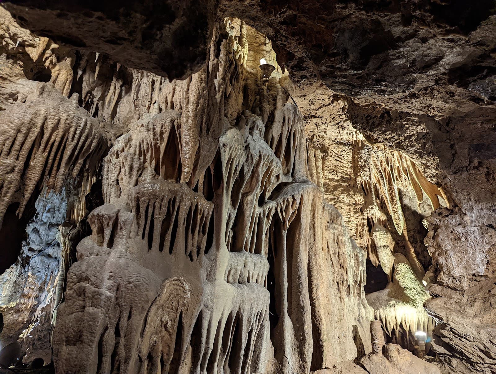 Crystal Grottoes Caverns - Image 1