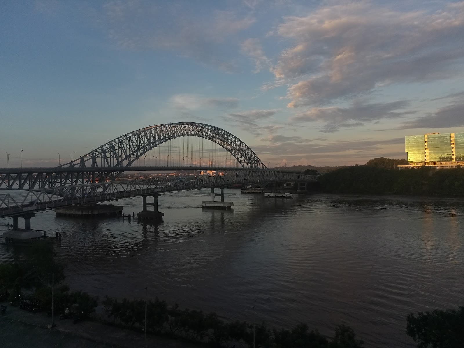 Mahakam IV Bridge - Image 1