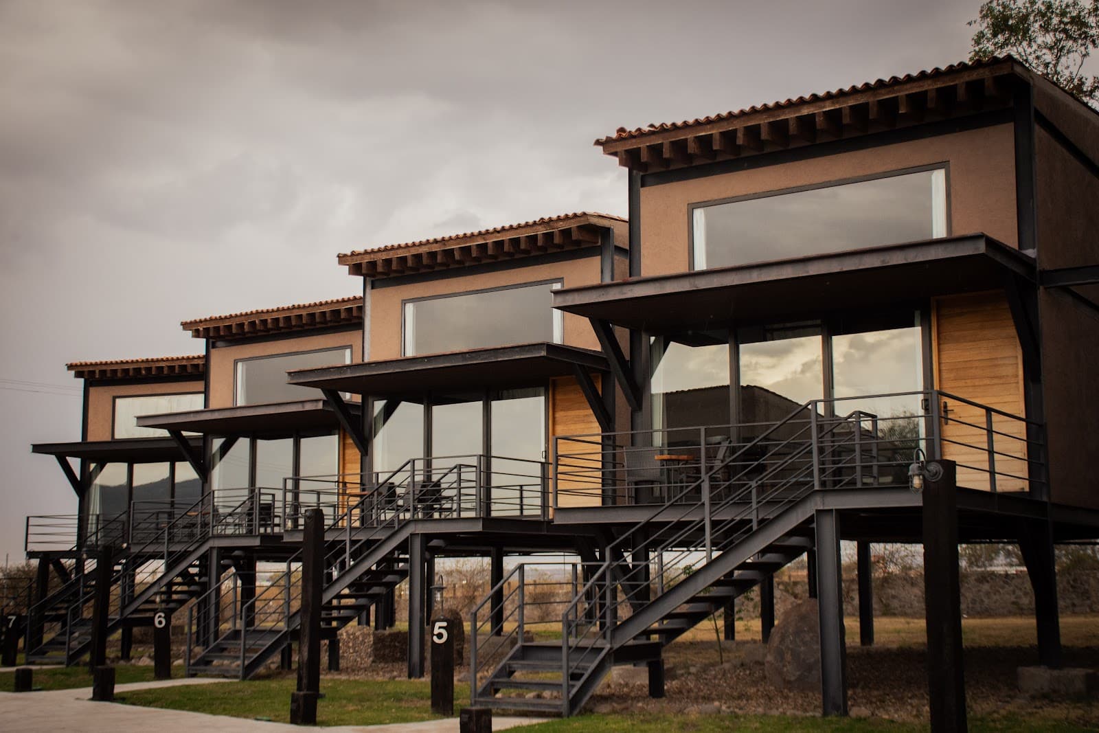 Los Picachos - Image 1