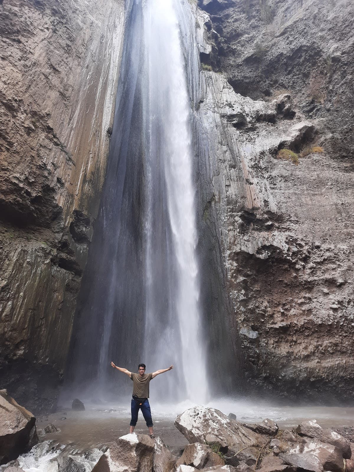 Capua Waterfall Yura - Image 1