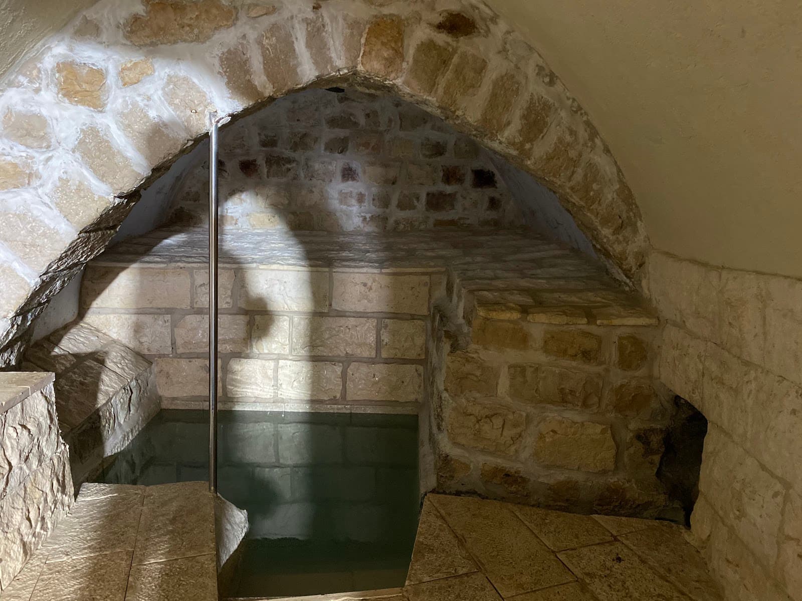 Ari Mikveh - Image 1