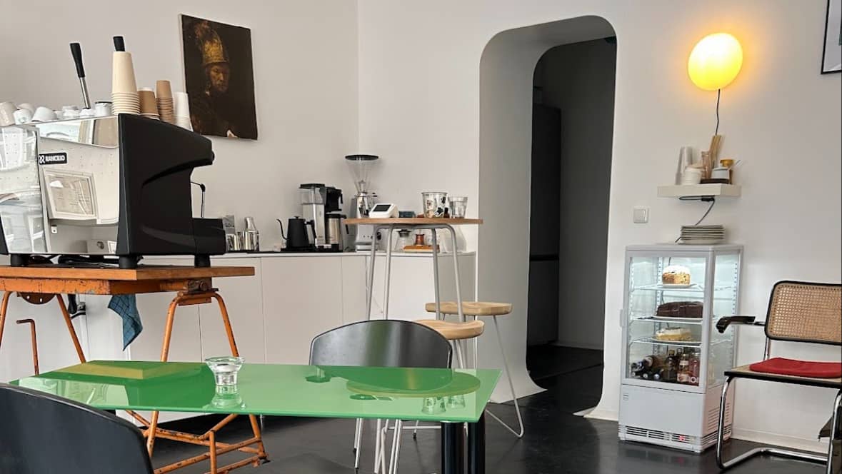 Warm & Relaxed Atmosphere