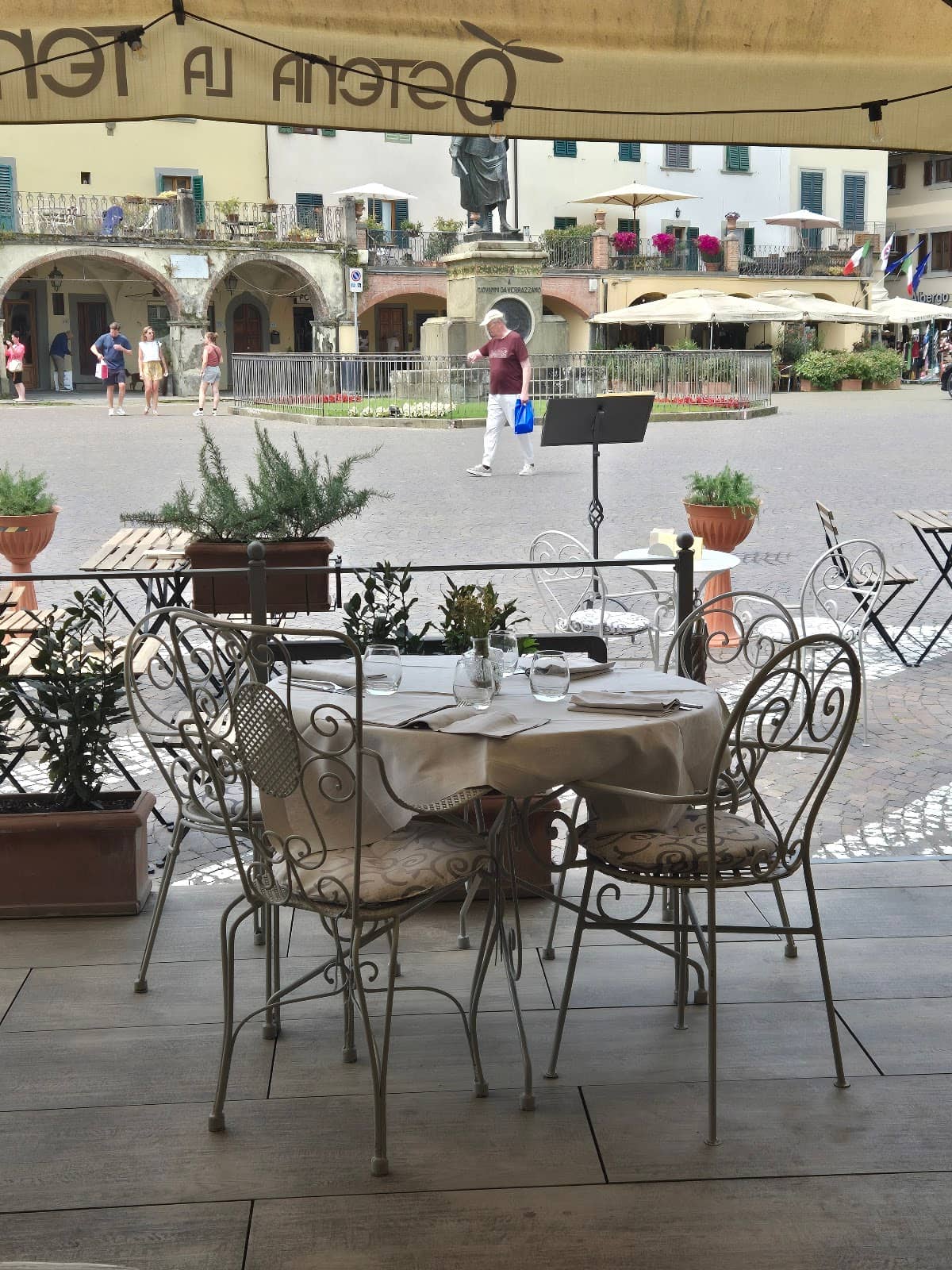 Artisan Crafts & Souvenirs