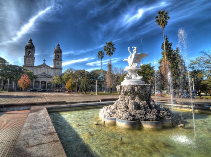 Plaza 33 Orientales - Image 1