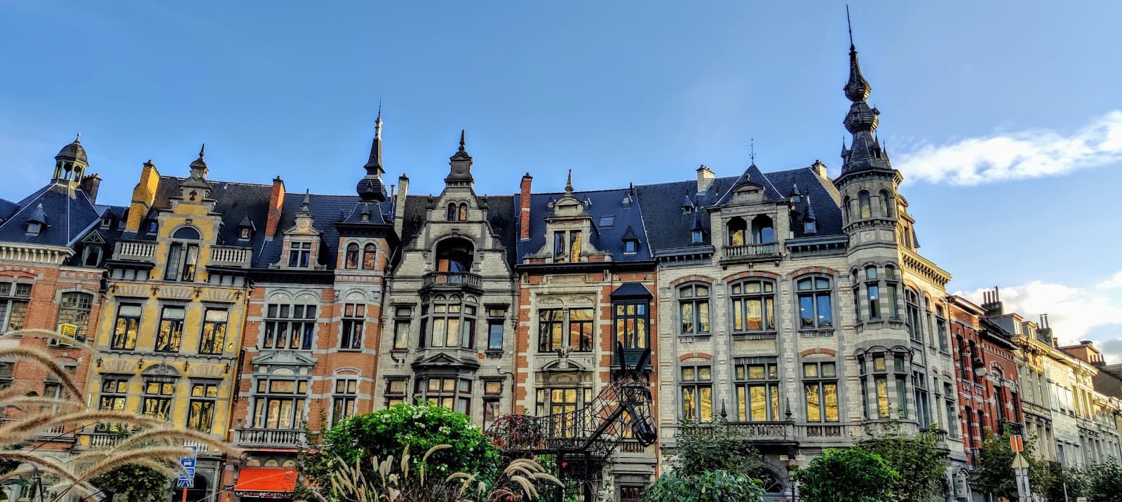 Colignon Square - Image 1