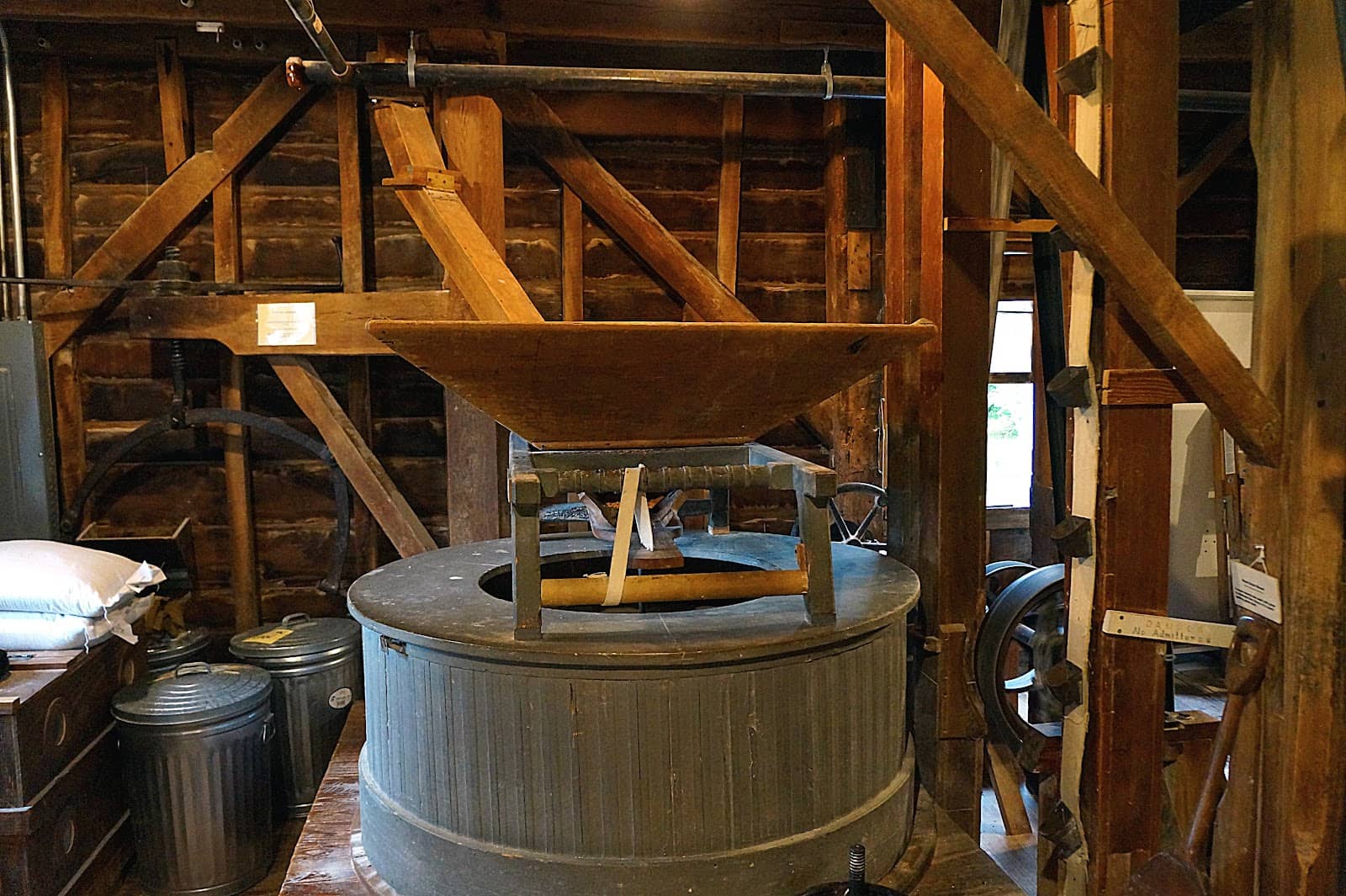 Freshly Ground Cornmeal & Grits
