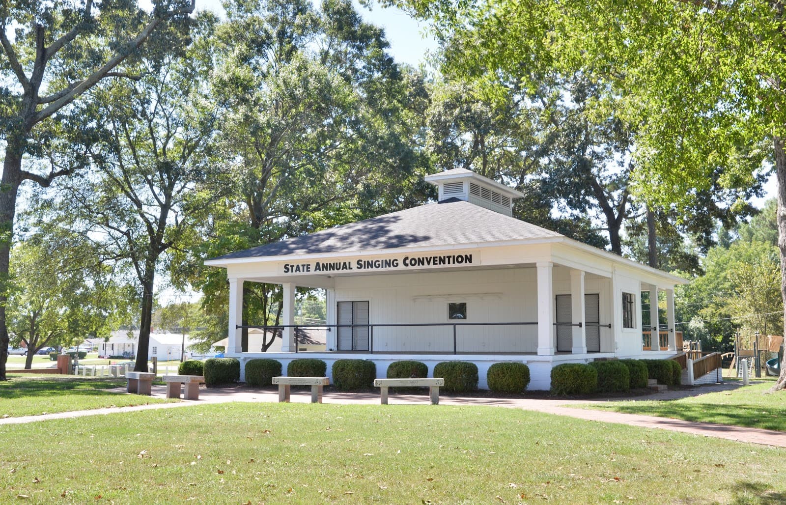 Benson Singing Grove - Image 1