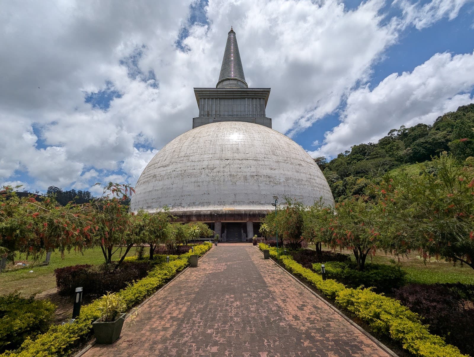 Kotmale Mahaweli Maha Seya - Image 1