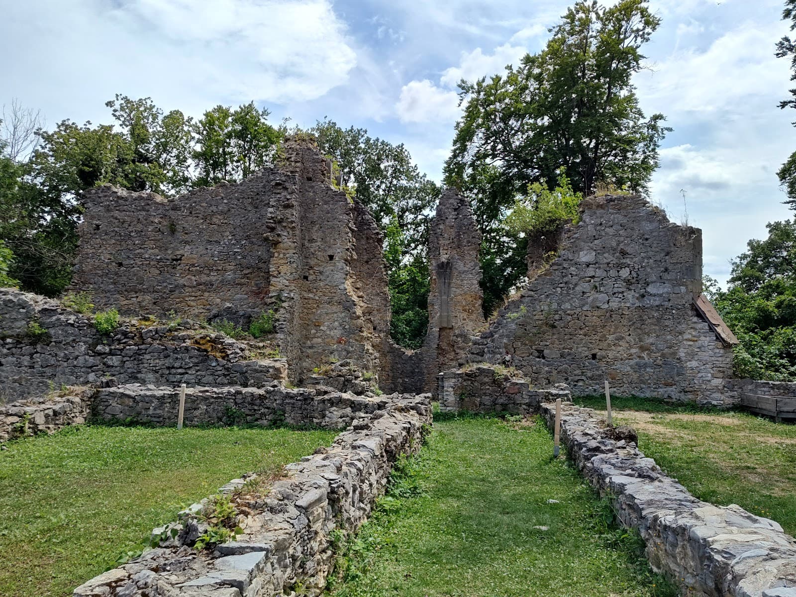 Szentlélek Monastery Ruins - Image 1