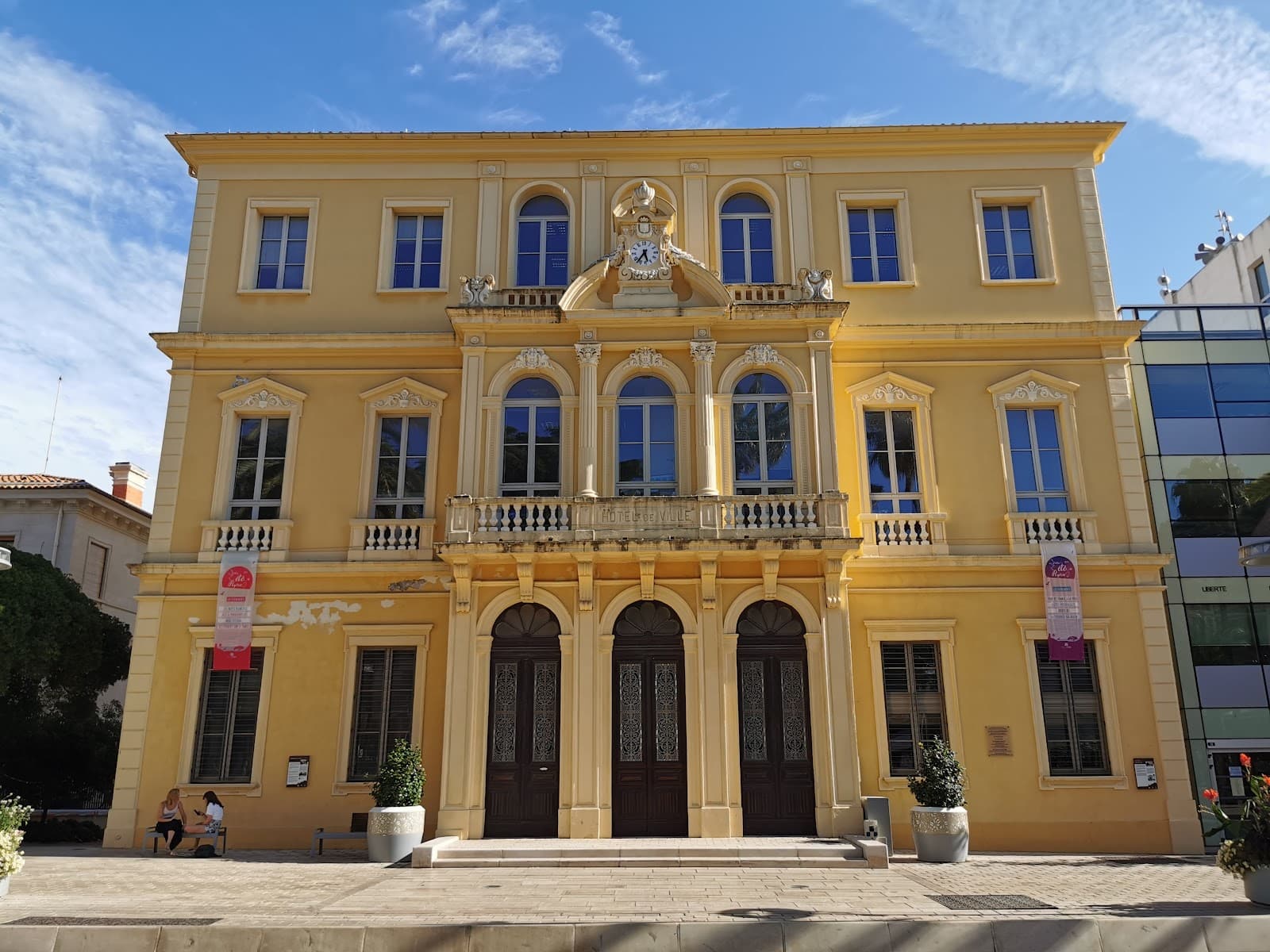 Hôtel de Ville Hyères - Image 1