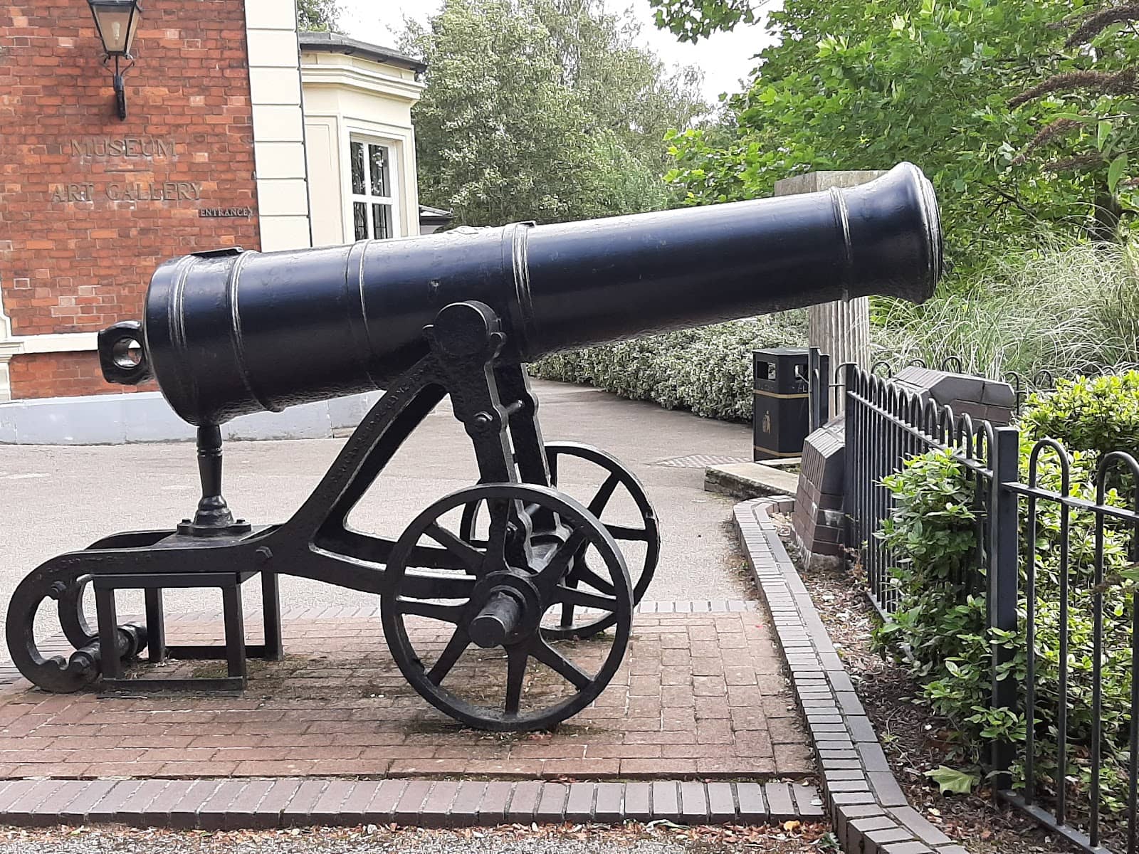 Sculptures & Art Installations