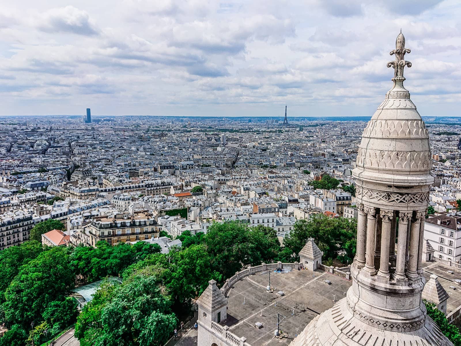 Rue de l'Abreuvoir & La Maison Rose