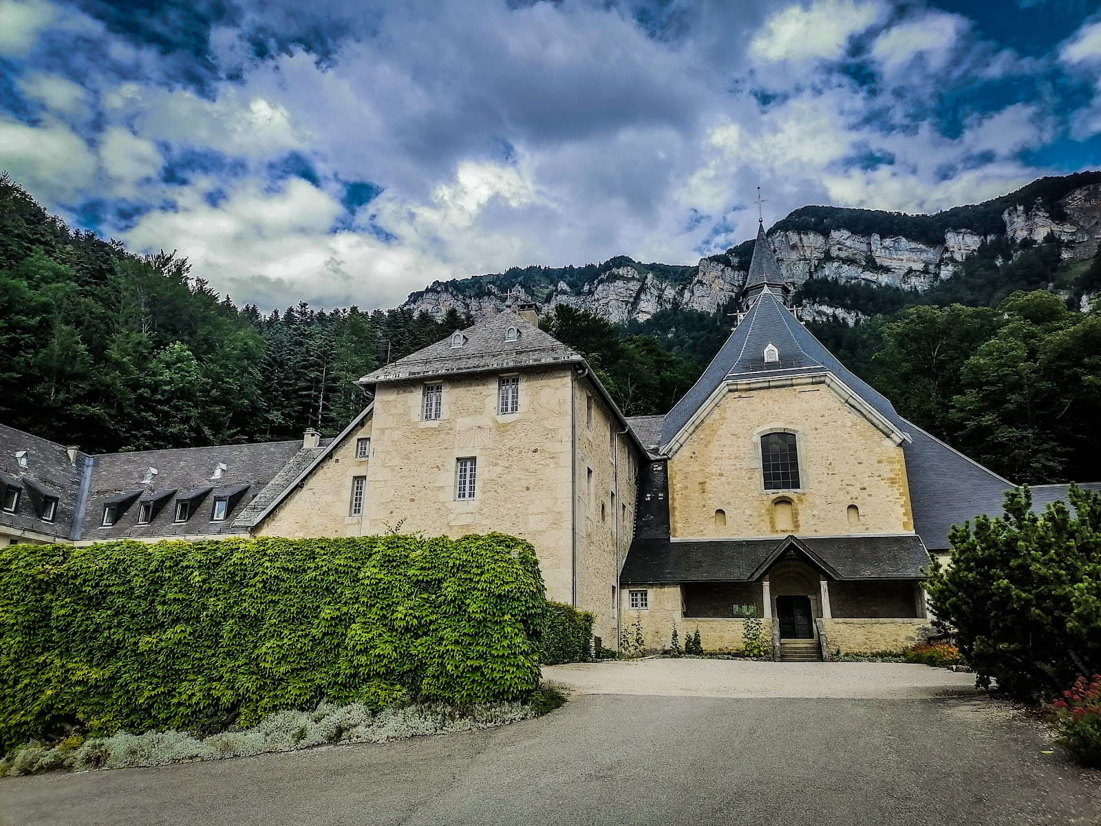Monastère de Chalais - Image 1