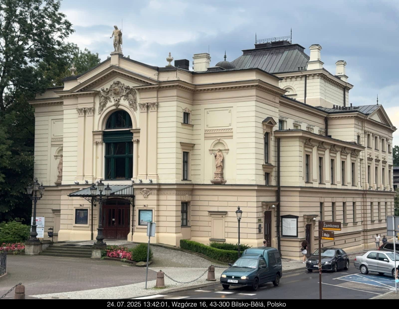 The Theatre's Ambiance