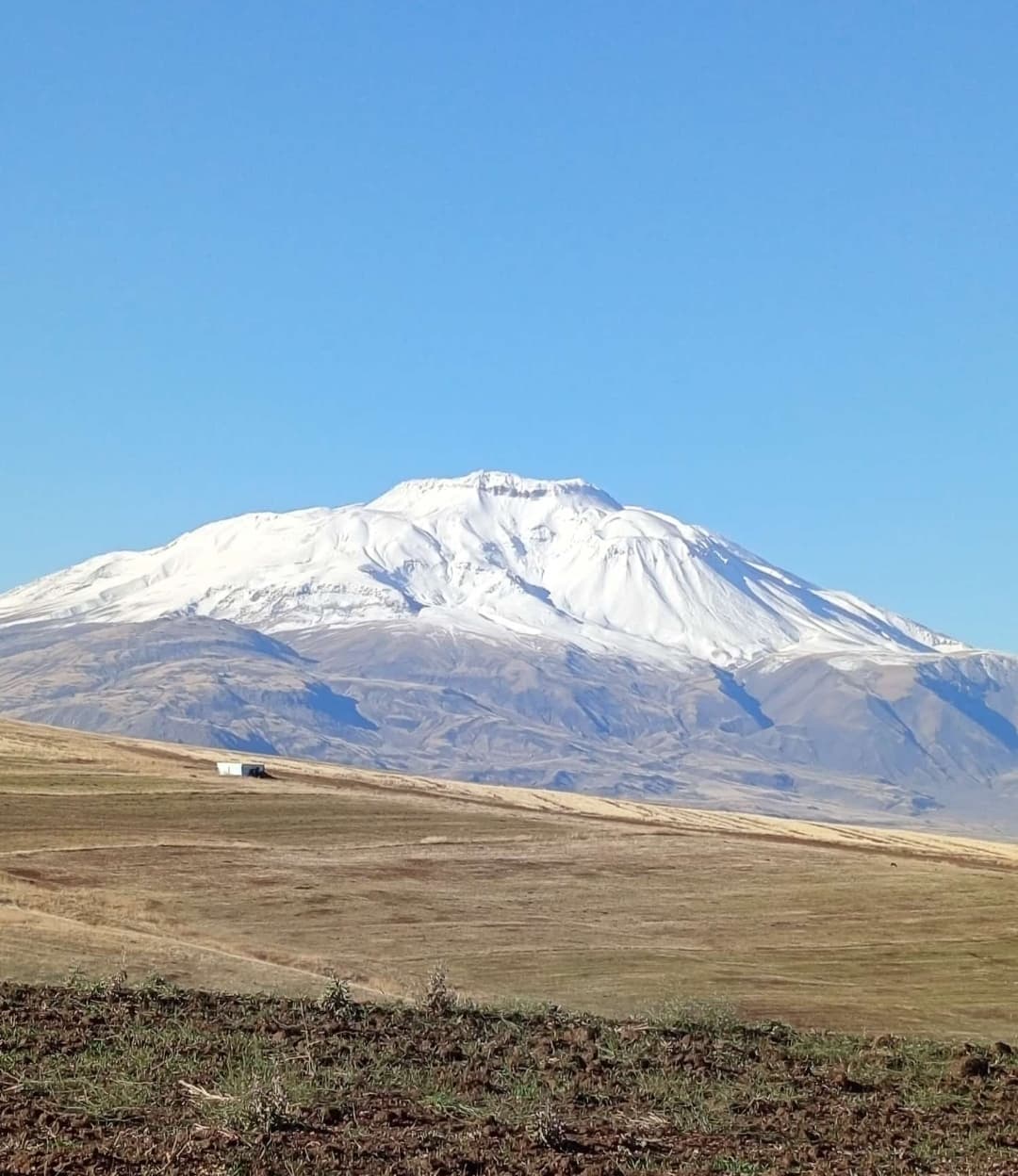 Mount Süphan - Image 1