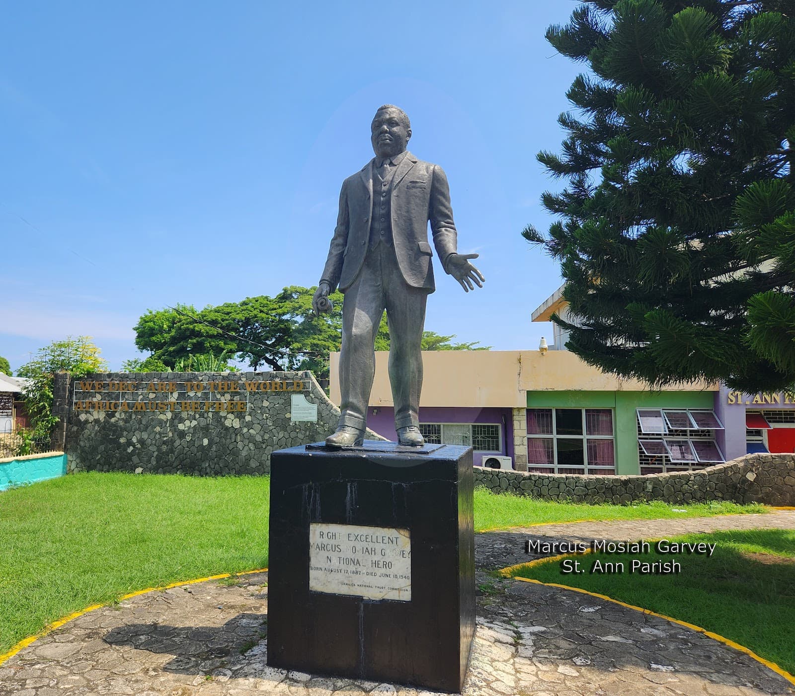 Marcus Garvey Statue St Ann's Bay - Image 1