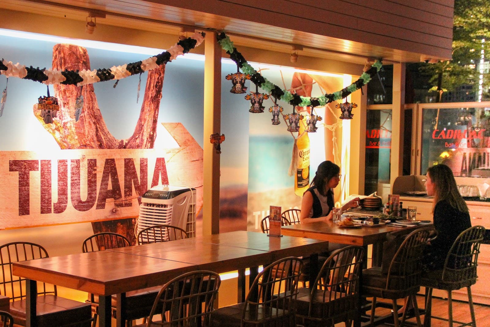 Cadillac Bar - Image 1