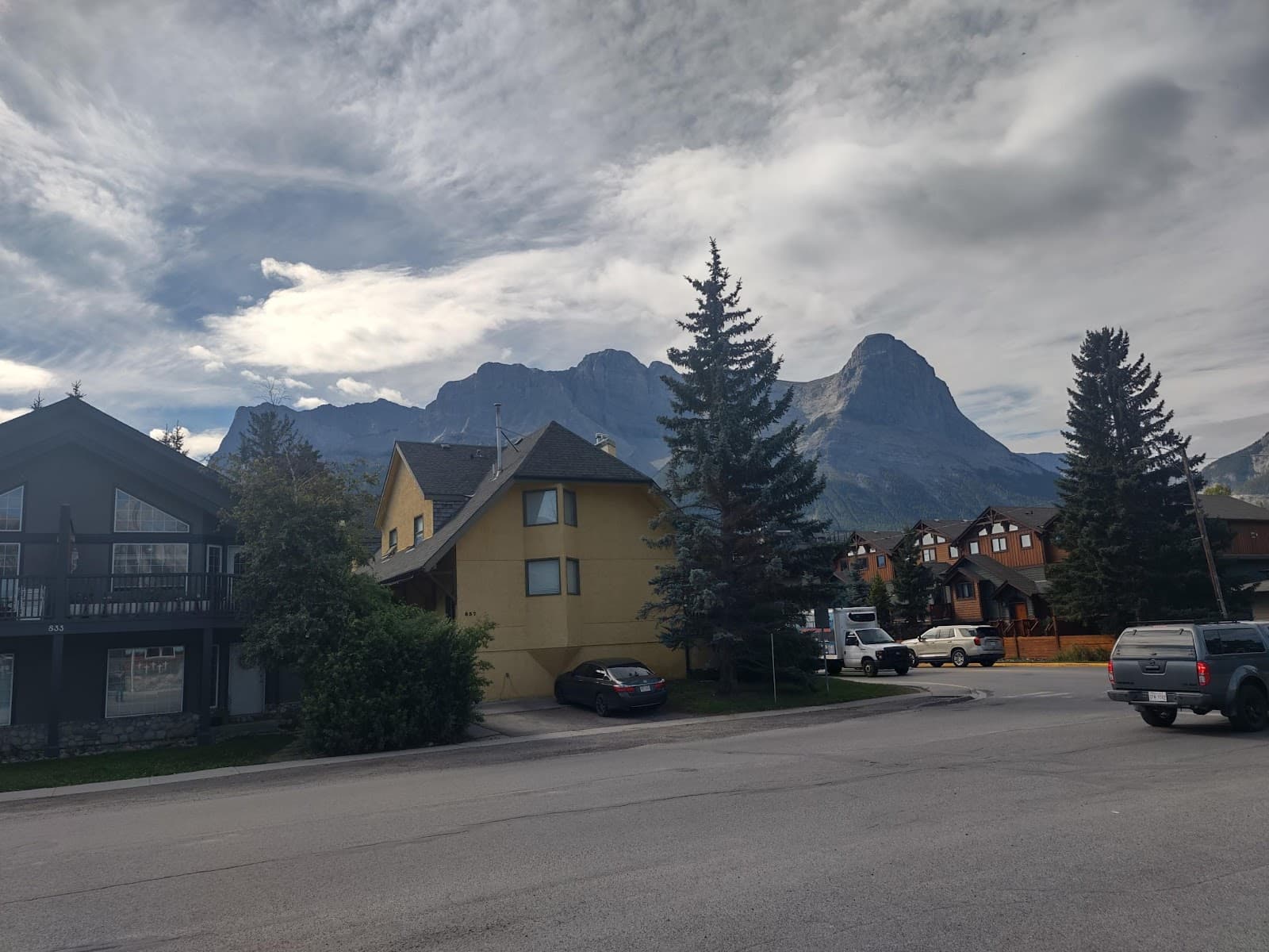 Three Sisters Neighborhood - Image 1