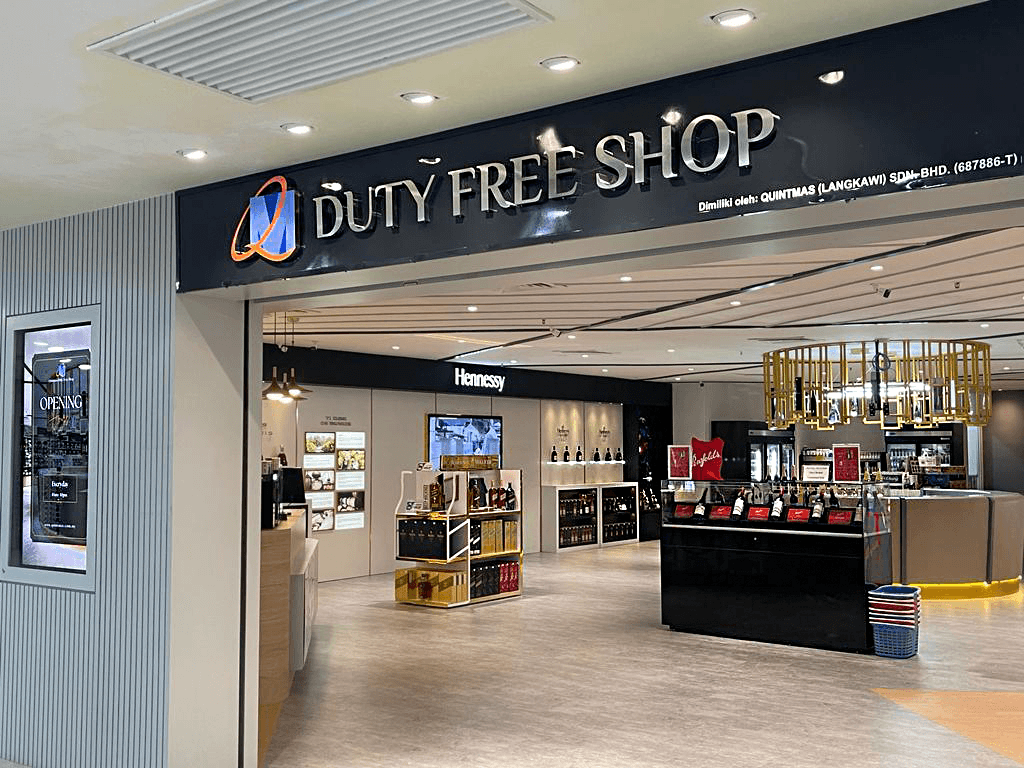 Convenient Mall Location